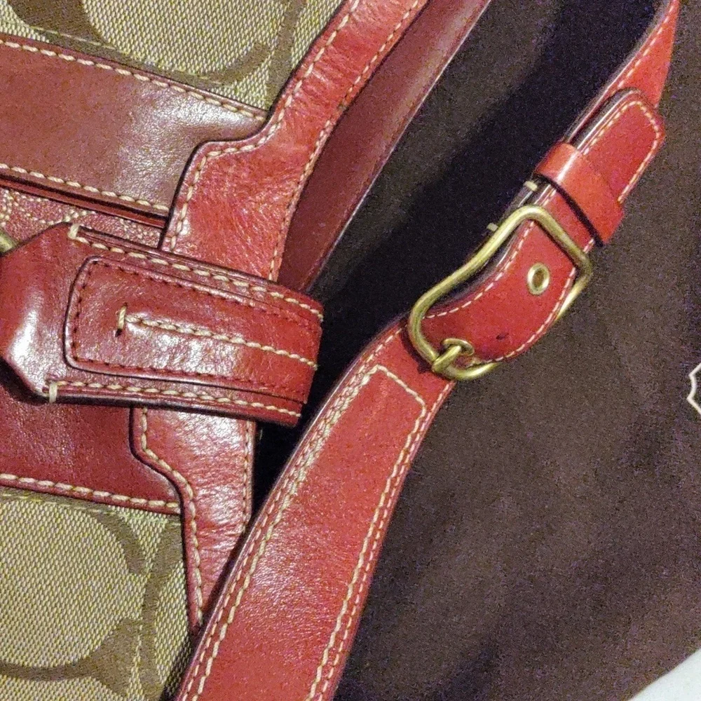 RARE Vintage Coach Y2K Hampton Signature C Hobo – Burgundy Leather Shoulder Bag
